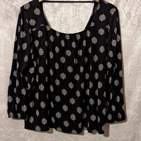 Old Navy Black with White Design Peasant Sleeve Blouse Size L - Picture 3 of 13
